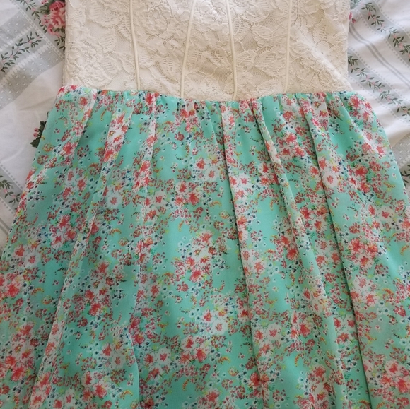 Casual Dress (My Michelle) - Picture 2 of 6